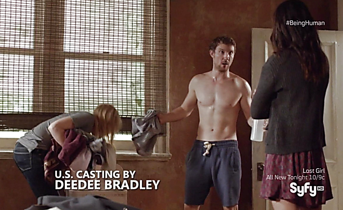 Sam Witwer sexy shirtless scene February 9, 2014, 12am