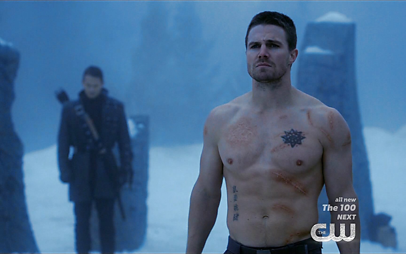 Stephen Amell sexy shirtless scene January 3, 2015, 2pm