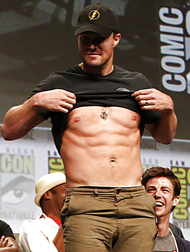 Stephen Amell sexy shirtless scene August 2, 2014, 5pm