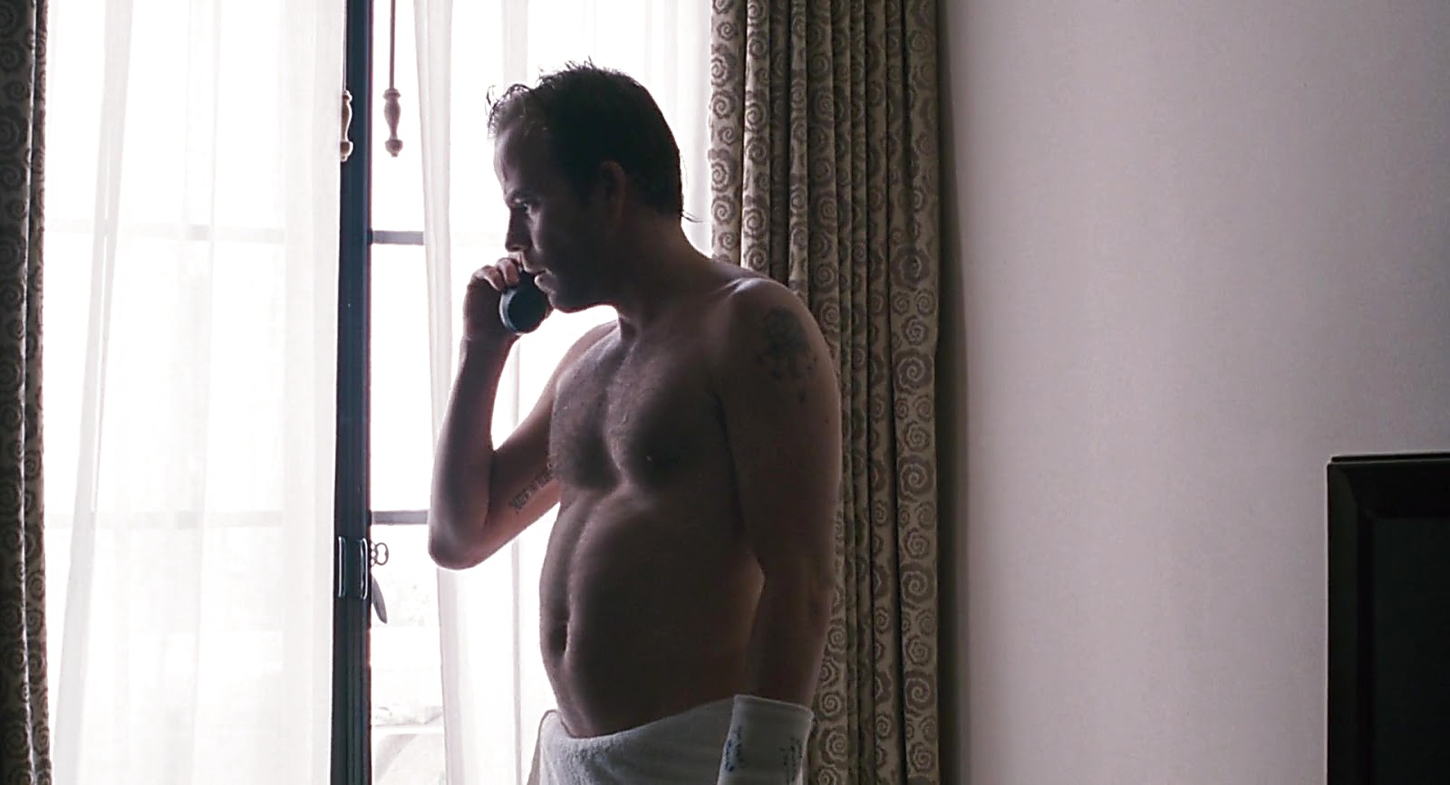 Stephen Dorff sexy shirtless scene April 27, 2020, 5am