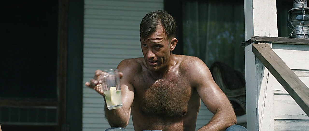 Thomas Jane sexy shirtless scene October 29, 2017, 4pm