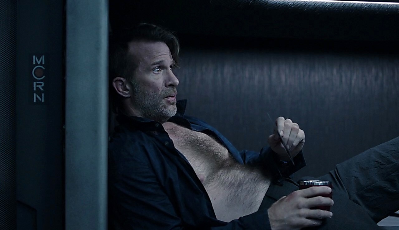 Thomas Jane sexy shirtless scene February 3, 2017, 12pm