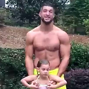 Tim Tebow trending news October 1, 2015, 7pm