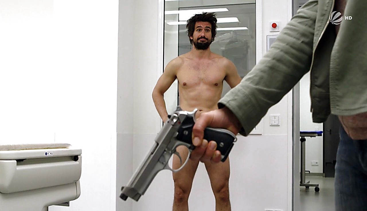 Tom Beck sexy shirtless scene February 10, 2017, 11am