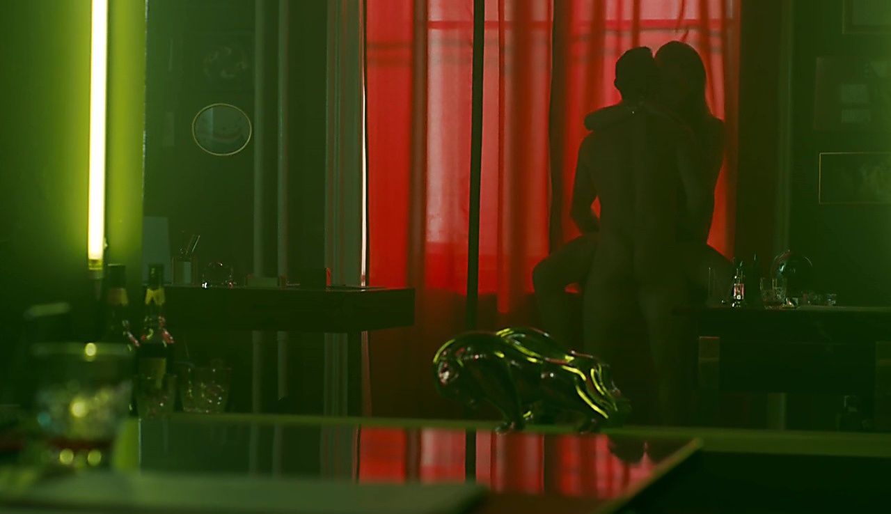 Warren Brown sexy shirtless scene November 15, 2017, 12pm