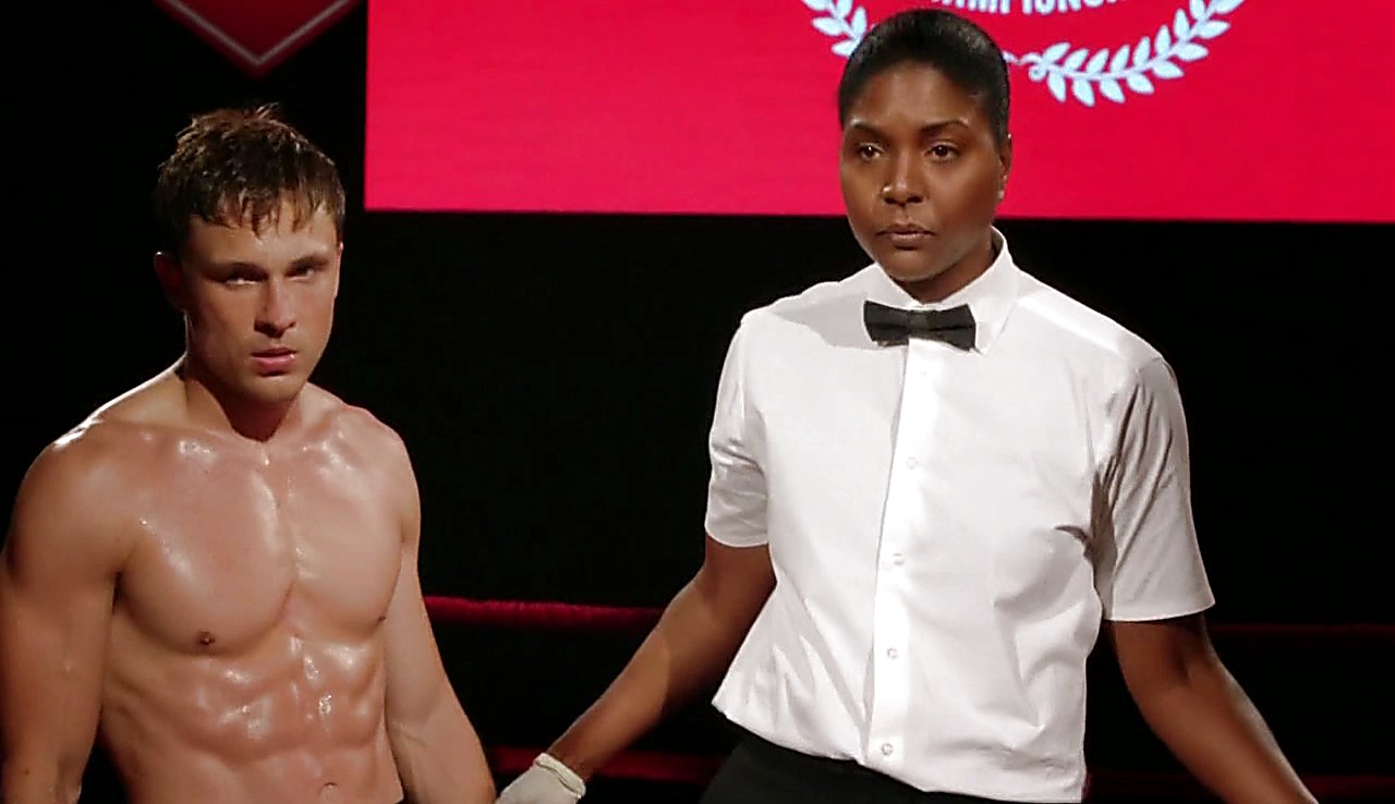 William Moseley sexy shirtless scene January 23, 2017, 12pm